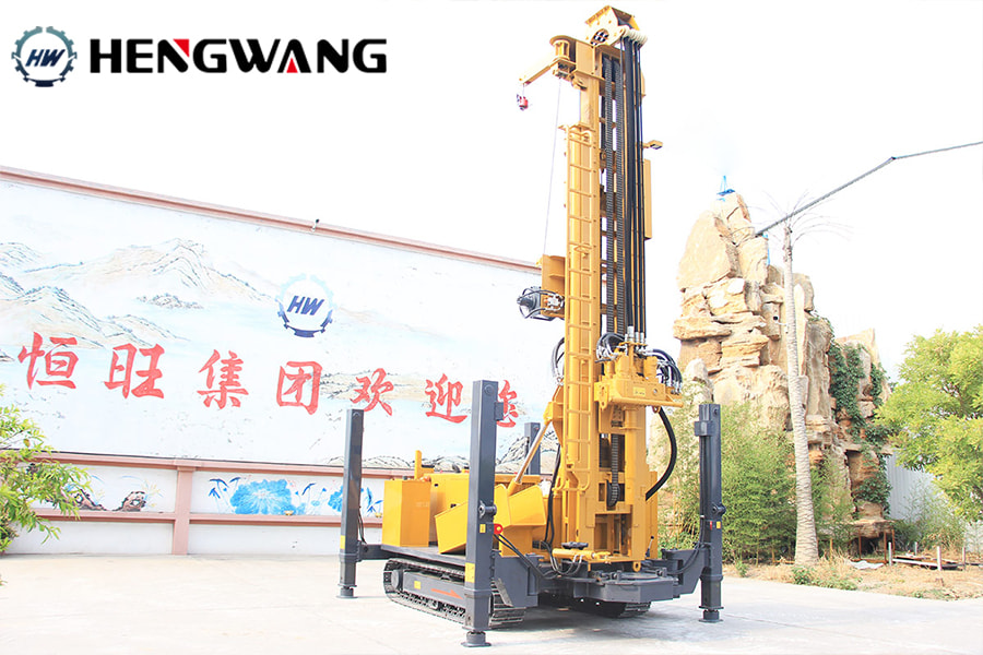 <b>Discover the Unique Features of the HW7/350 Crawler Water Well Drilling Rig for Maximum Efficiency</b>